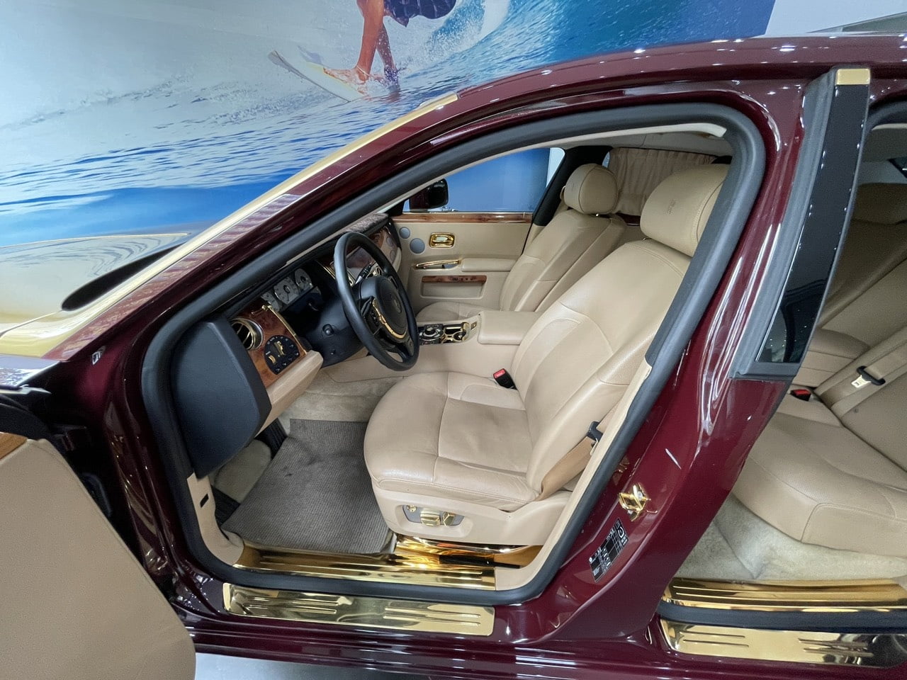 Ngắm RollsRoyce Wraith Palm Edition 999 mạ vàng cực độc