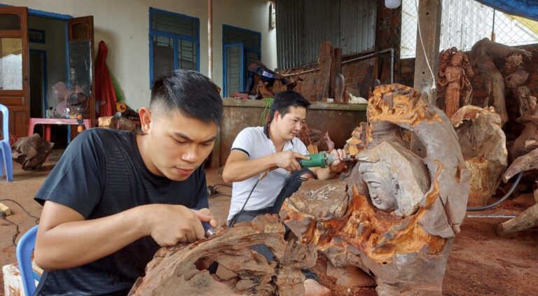 Hồn gỗ nơi phố núi Gia Lai