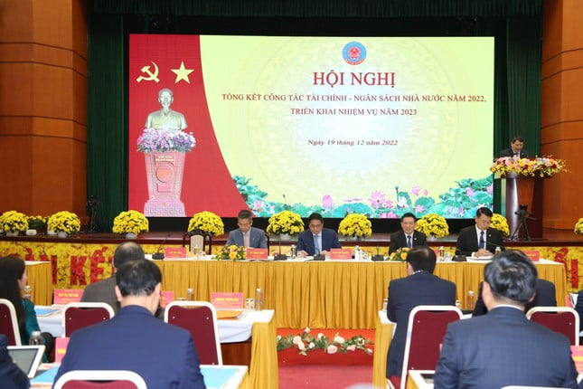 Năm 2022, thu ngân sách Nhà nước đạt 1,69 triệu tỷ đồng, vượt 19,8% so dự toán