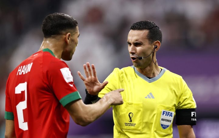 Maroc gửi đơn khiếu nại lên FIFA, người hâm mộ đề nghị đá lại trận bán kết