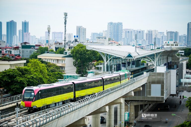 Bộ GTVT nói gì về đề xuất tăng vốn, lùi tiến độ Metro Nhổn – ga HN?