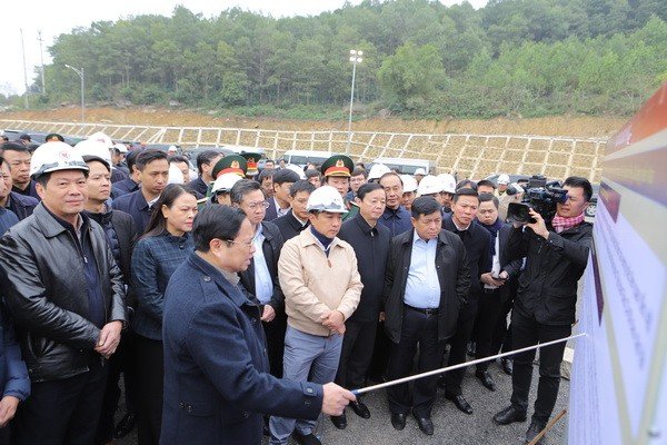 Thủ tướng Chính phủ kiểm tra cao tốc Bắc – Nam đoạn qua Thanh Hóa