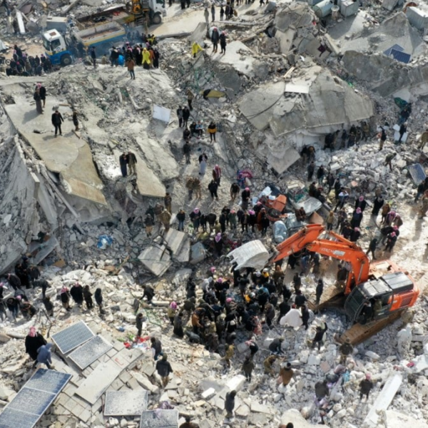 Động đất làm gián đoạn “viện trợ xuyên biên giới” tới Idlib, Syria