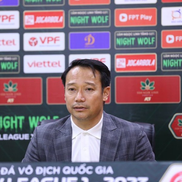 HLV Nam Định kêu gọi các CLB đấu tranh vì V-League nghỉ quá dài