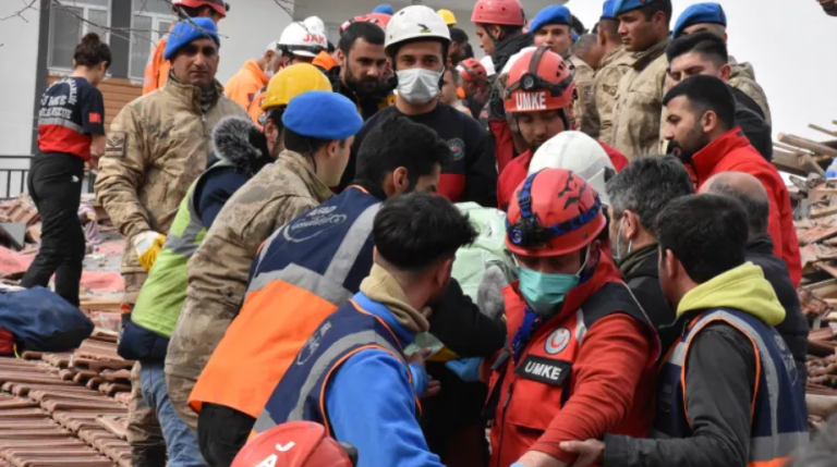 Miền Đông Thổ Nhĩ Kỳ lại rung chuyển bởi động đất