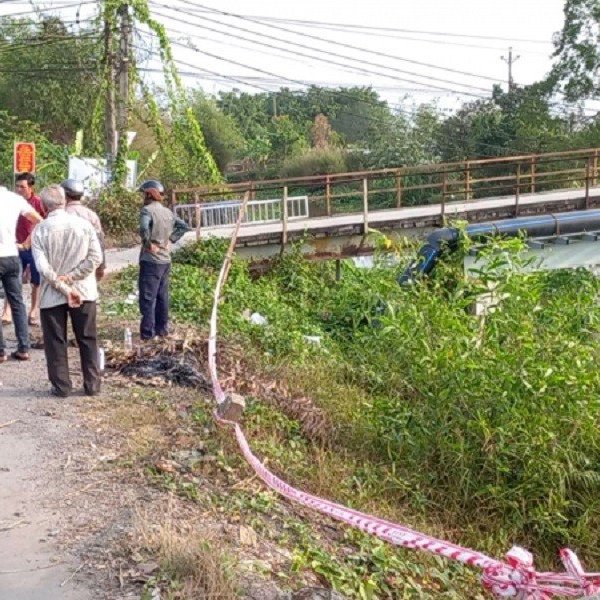 Tiền Giang: Điều tra vụ phát hiện thi thể 2 nam thanh niên dưới kênh nước