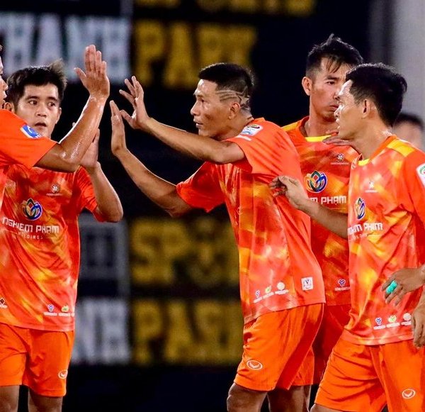 Tiến Khoa, An Biên, Nghiêm Phạm dắt tay nhau vào tứ kết Saigon Serie A