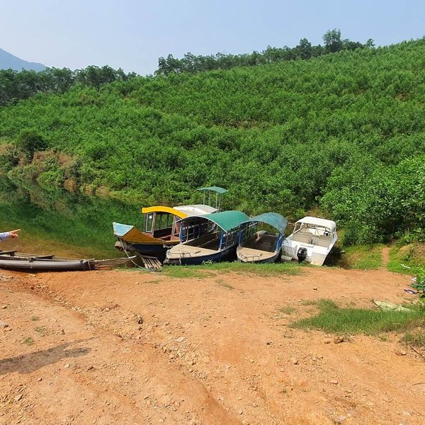 Suối Tiên dưới dãy Bạch Mã “thức giấc”: Ngày vui ngắn chẳng tày gang!