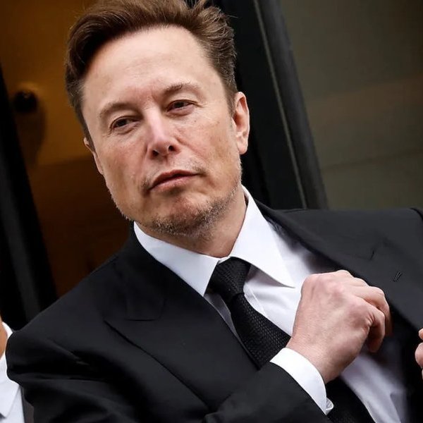 Tỷ phú Elon Musk “thách đấu” với ChatGPT