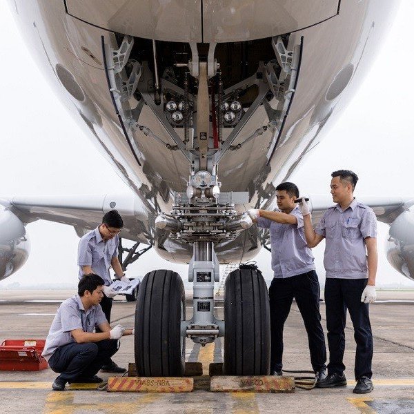 Học phí đại học “đắt đỏ”: Ngành Kỹ thuật hàng không hệ 2+ học phí 800 triệu đồng/năm