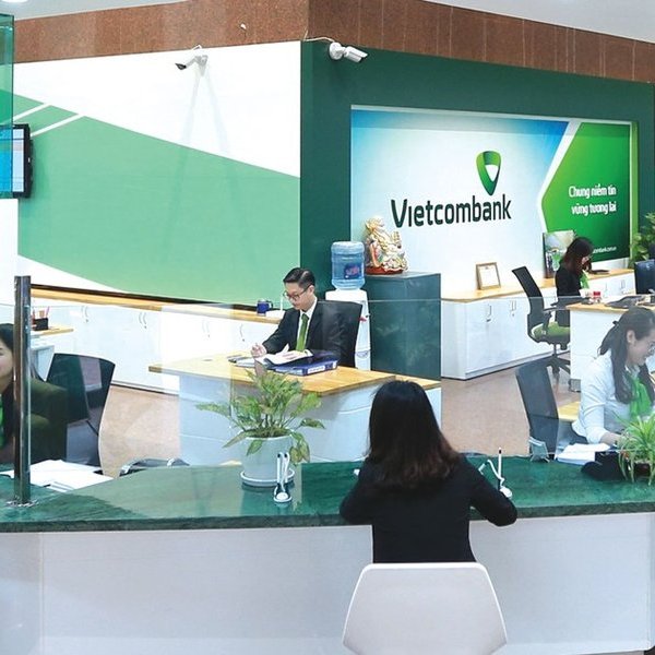 Cổ phiếu Vietcombank vượt đỉnh mới sau khi được chấp thuận tăng vốn