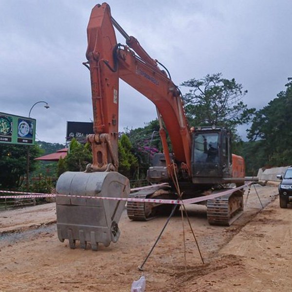 Lâm Đồng: 2 công nhân thương vong do đất lở khi thi công đèo Prenn