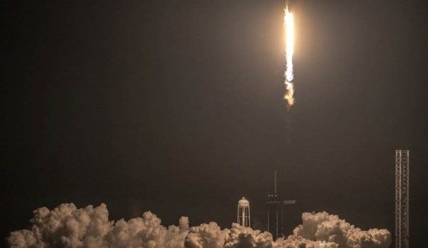 SpaceX phóng thêm 15 vệ tinh Internet lên quỹ đạo