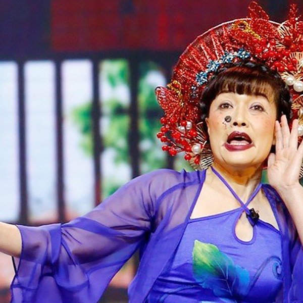 Nghệ sĩ Vân Dung khác lạ trong “Gala cười 2024”