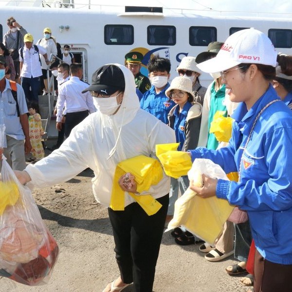 Bình Thuận: Đảo Phú Quý nói không với rác thải nhựa