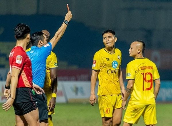 14 cầu thủ bị cấm thi đấu sau vòng 14 V.League 2023/24