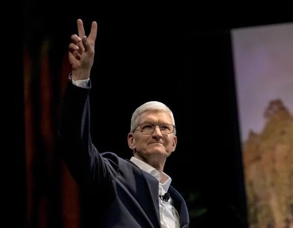 CEO Apple Tim Cook đến Việt Nam