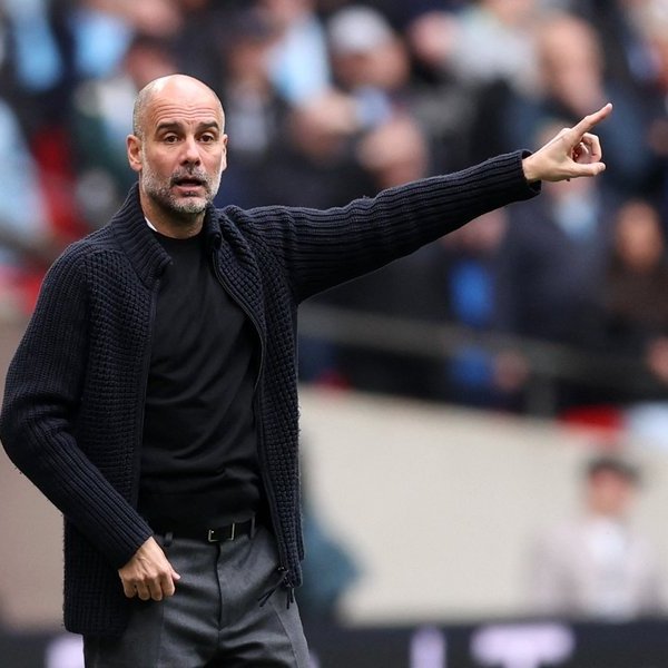 Dù thắng Chelsea, Pep Guardiola nói lời bực bội nhắm vào FA