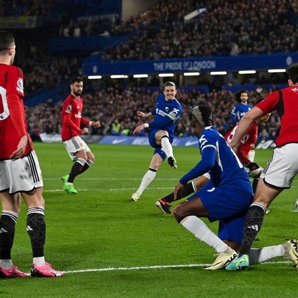 Man United đạt kỷ lục lạ sau khi thua ngược cay đắng trước Chelsea