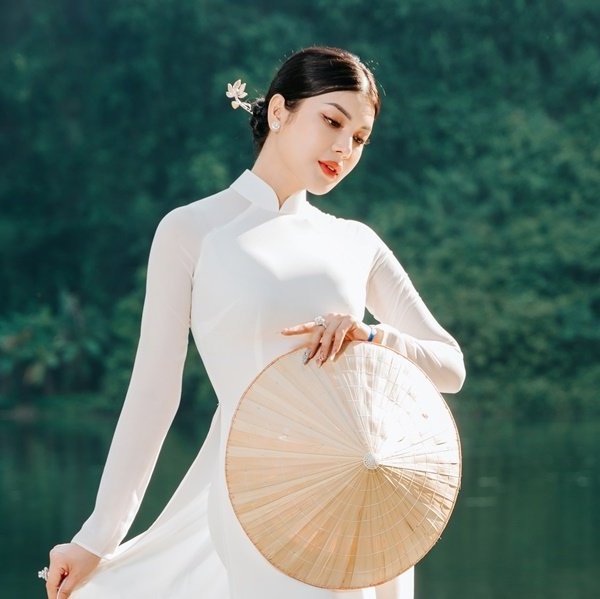 “Ngọc nữ Bolero” tiết lộ lý do bỏ phố về quê